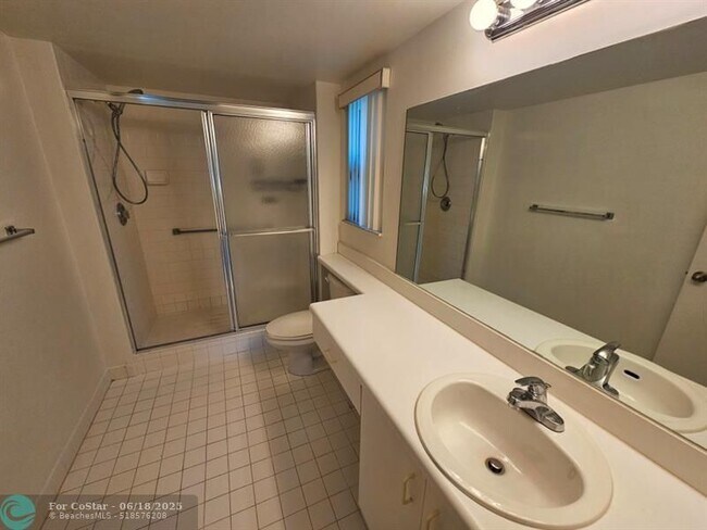 Building Photo - 9537 Weldon Cir