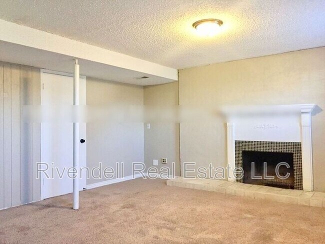 Building Photo - 2295 S Norfolk St