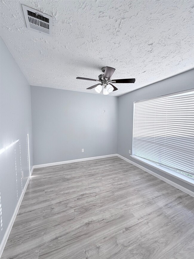 Building Photo - 13006 Bacard Ln