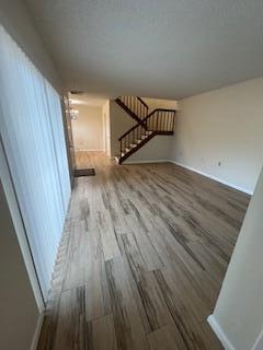 Building Photo - 423 4th Ln