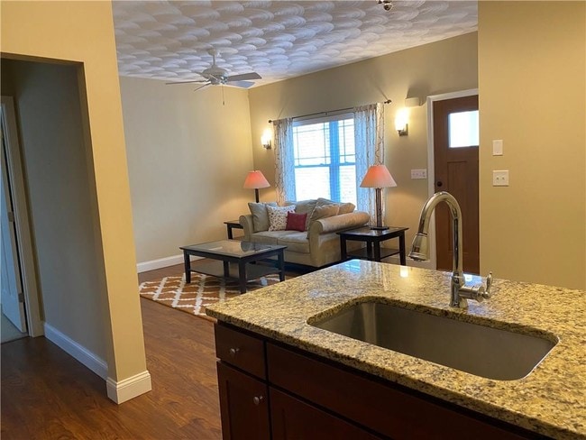 Building Photo - 76 Morningside Dr