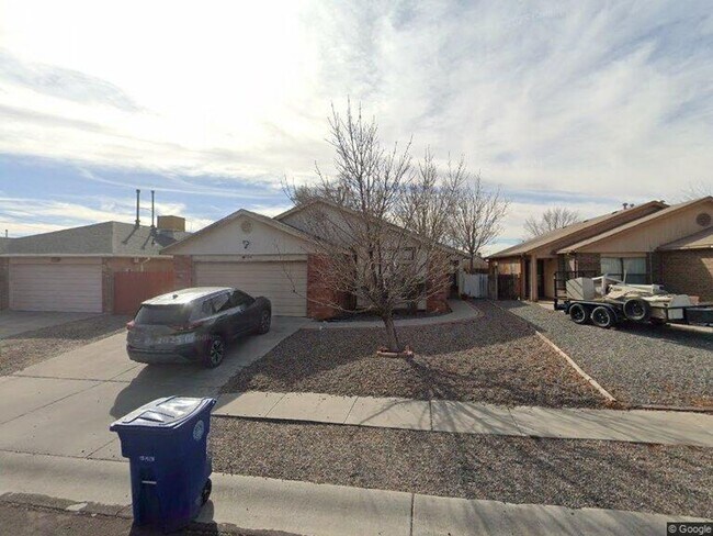 Primary Photo - Ladera West 3/BD 2/BA 2/GC