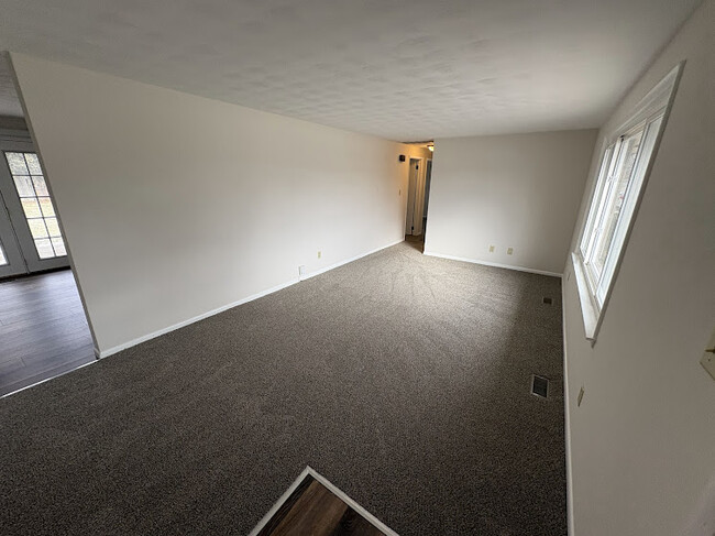 Building Photo - 302 Spring Mill Rd