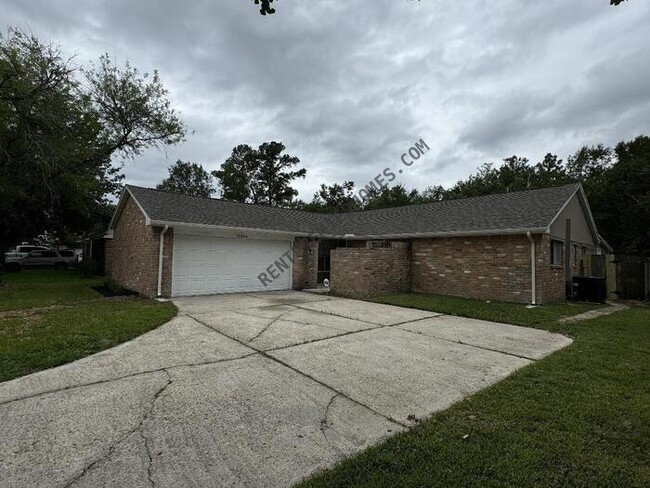 Primary Photo - 16894 Gleneagle Dr North Conroe TX 77385