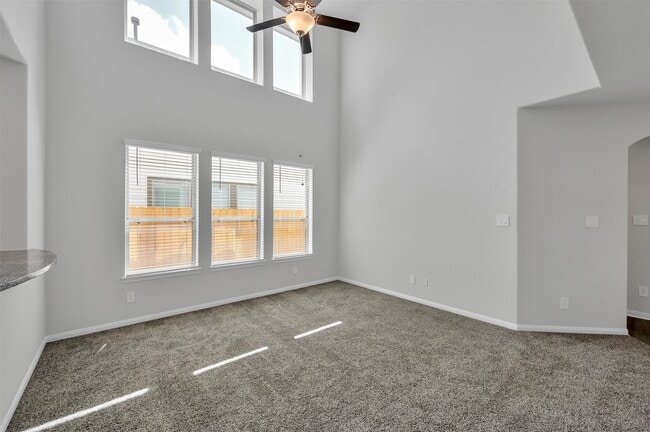 Building Photo - 16609 Merry Pines Dr
