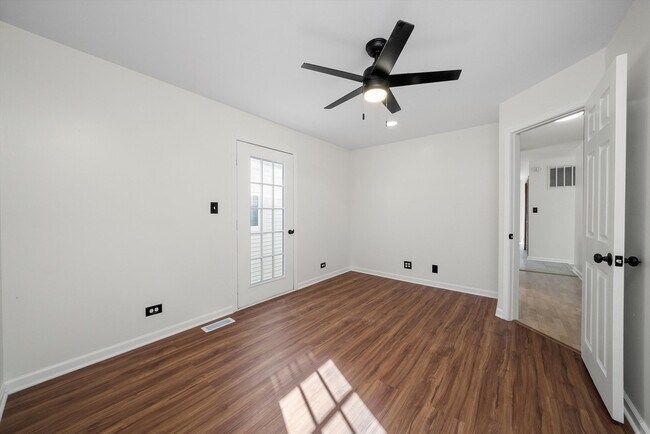 Building Photo - 1515 Highland Ave