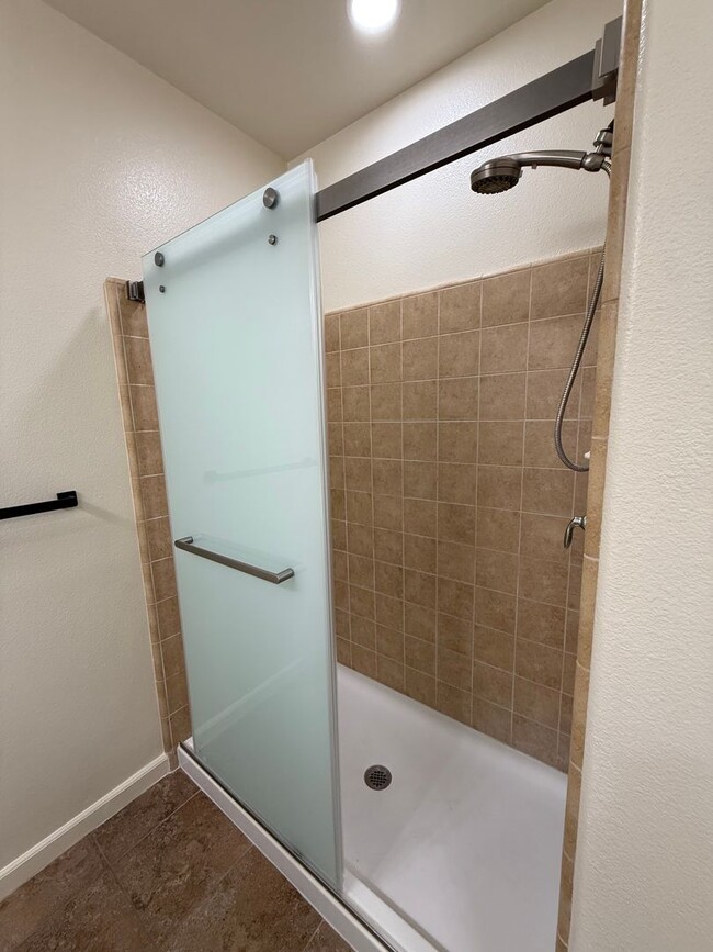Building Photo - 566 Almaden Walk Loop