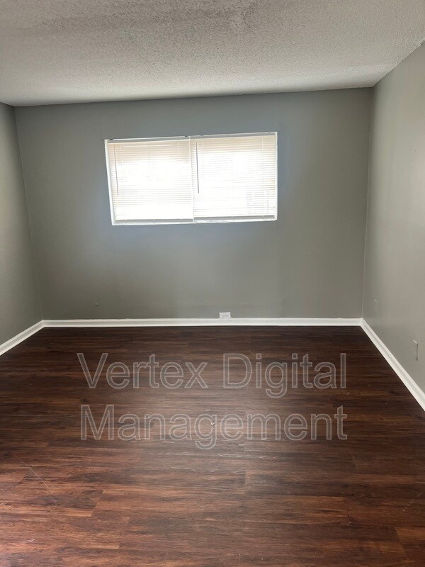 Building Photo - 3380 Benbow Dr