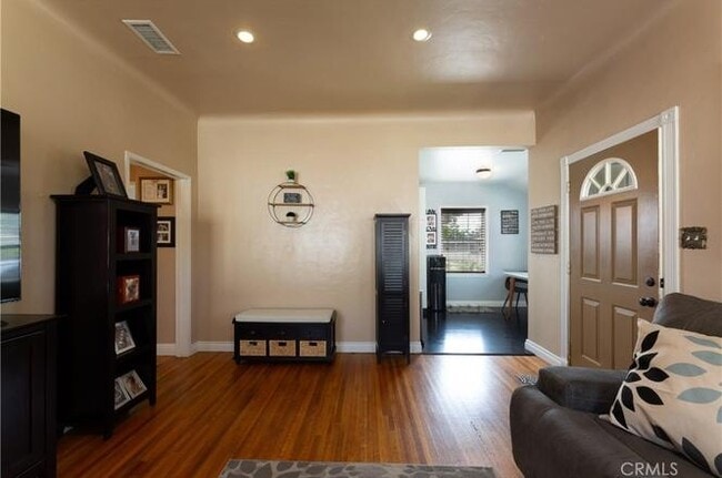 Building Photo - 5643 Ashworth St