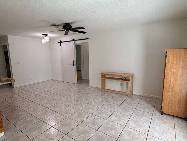 Building Photo - 147 Sunflower Cir