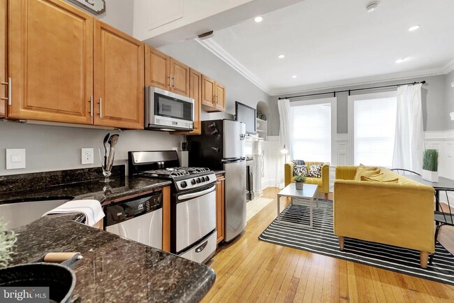 Building Photo - 2134 Locust St