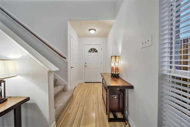 Building Photo - 16923 Lockford Ln