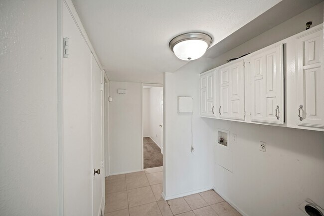 Building Photo - 15822 Danford Dr
