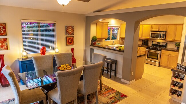 Building Photo - 53220 Avenida Navarro