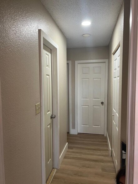 Building Photo - 5618 NW 16th St