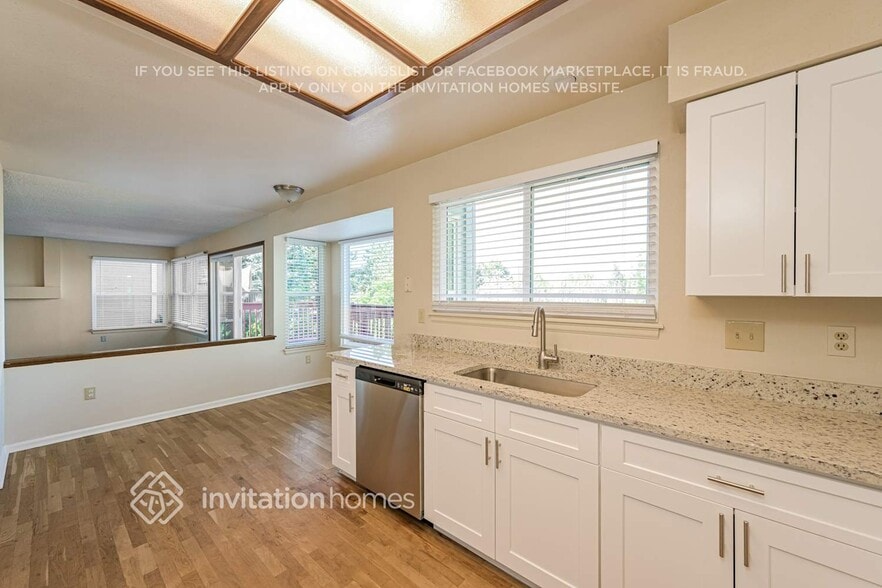Building Photo - 9499 Sherrelwood Ln