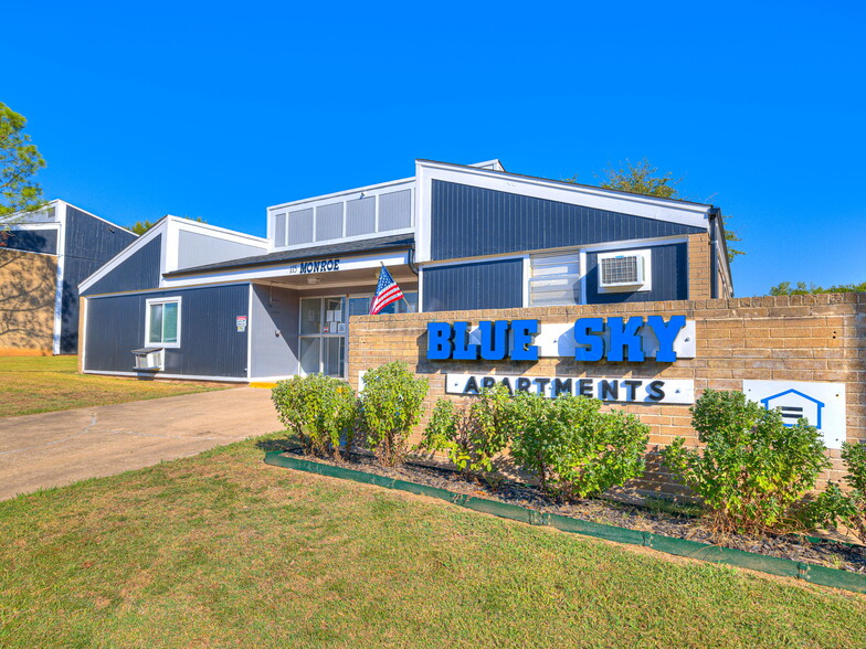 Primary Photo - Blue Sky Apartments