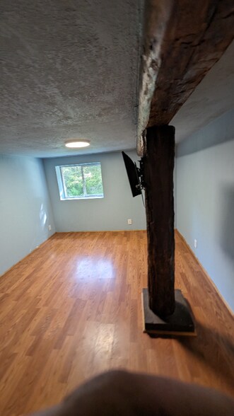 Building Photo - 3274 Highland Ave