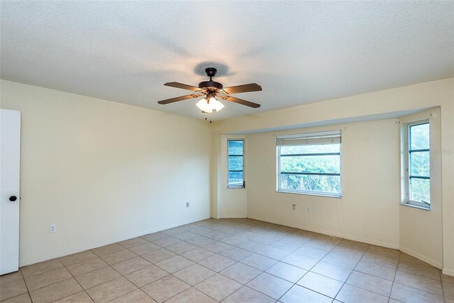 Building Photo - 504 Vannell St