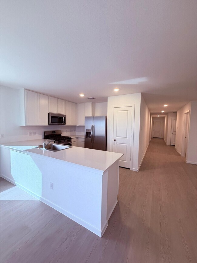 Building Photo - 6502 Tricolor Beech Ln