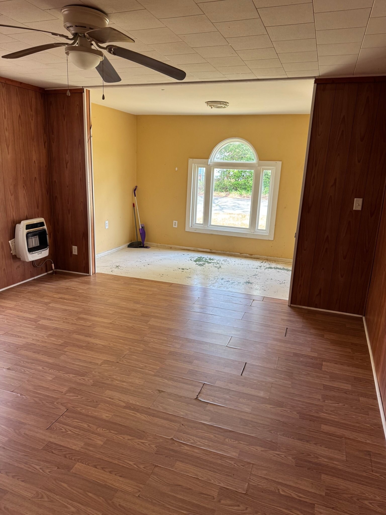 Building Photo - 2508 Gurnee Ave