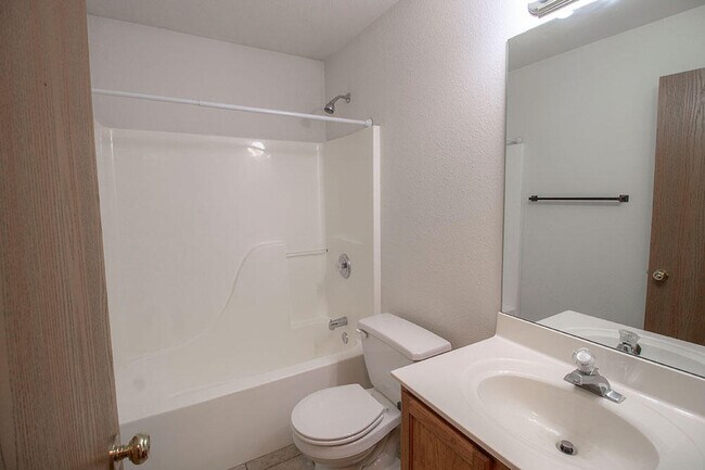 Building Photo - 1601 Smiley Ln
