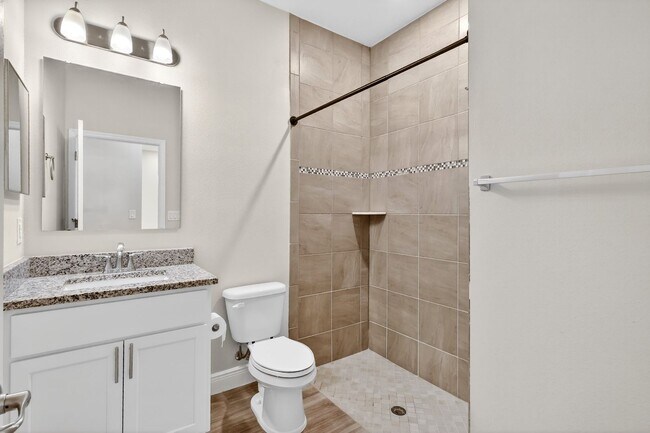 Building Photo - Modern 4-Bedroom Rental with Screened Patio & 2-Car Garage