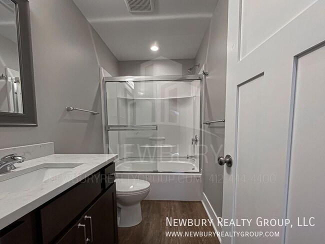 Building Photo - 1819 Chessland St