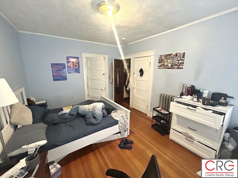 Building Photo - 183 College Ave