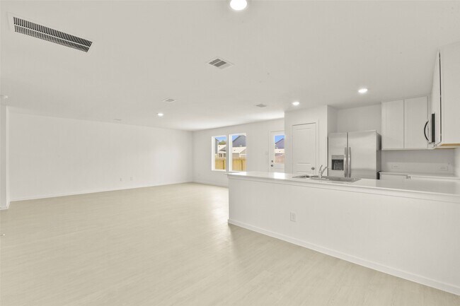 Building Photo - 12403 Mountain Daisy Rd