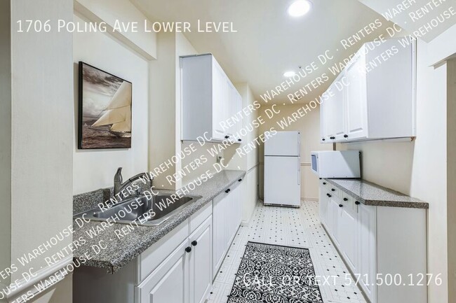 Building Photo - Spacious Luxury Lower Level Suite w/ utilt...