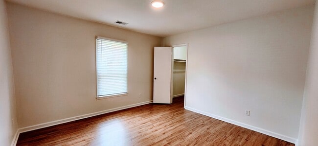 Building Photo - 5540 Everglades Trail