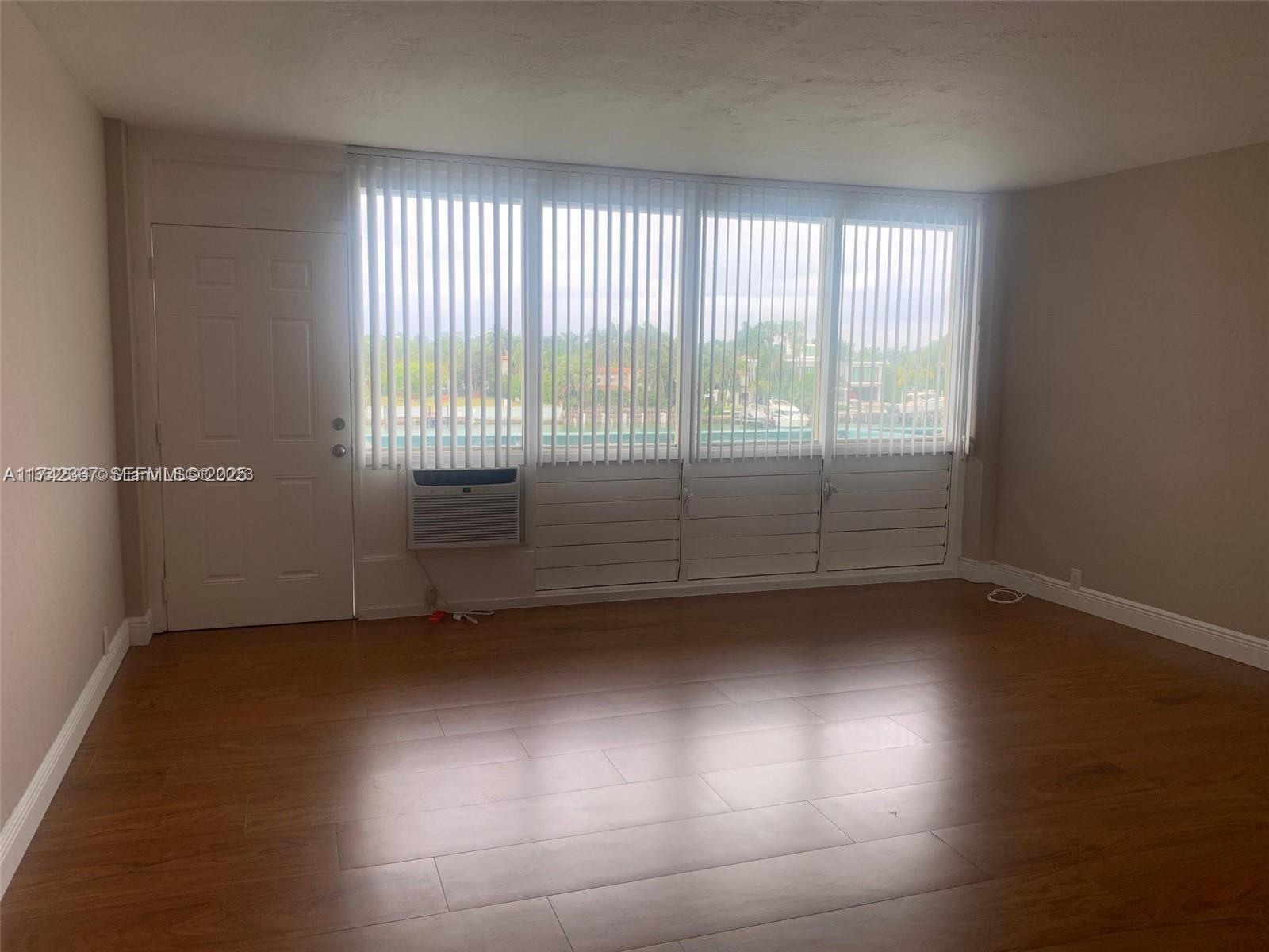 Building Photo - 6484 Indian Creek Dr