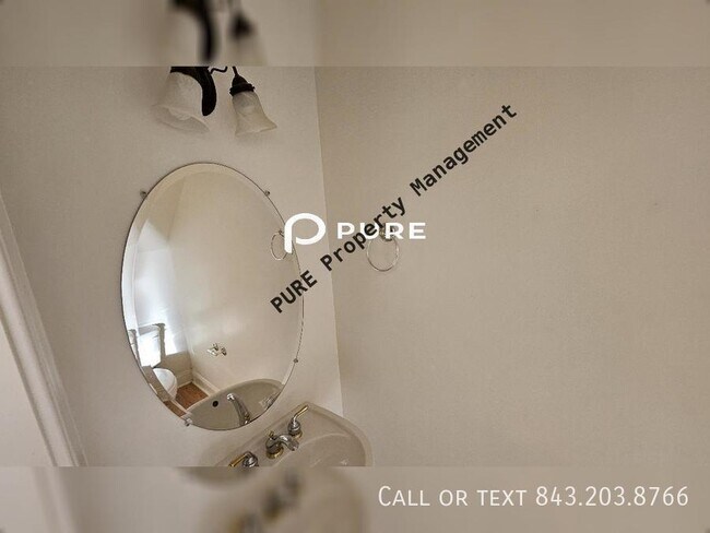 Building Photo - 3 bedroom N. CHS LAKE VIEW AVAILABLE NOW!!!