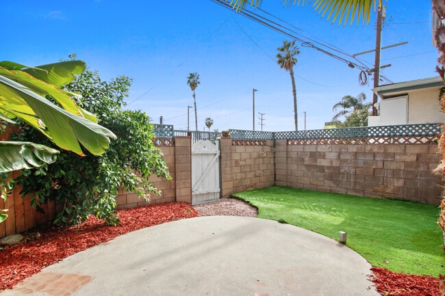 Building Photo - 1453 Brockton Ave - prime West LA location near SM Blvd!