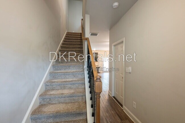 Building Photo - 6220 Trickle Bnd