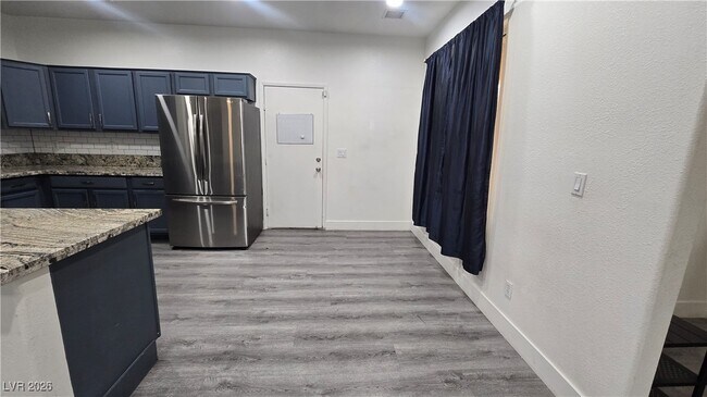 Building Photo - 5205 El Castano Ave