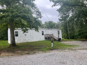 Building Photo - 129 Genes Ln