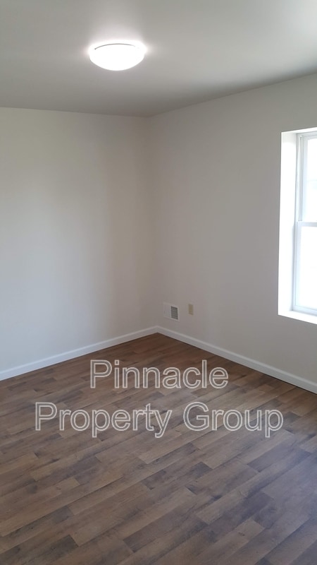 Building Photo - 7201 Maple Valley Rd