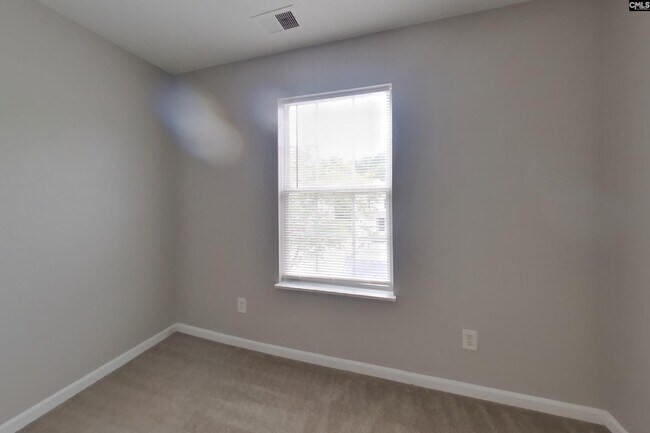 Building Photo - 152 Cottage Lake Way
