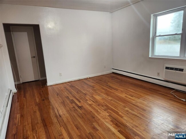 Building Photo - 68 W Main St