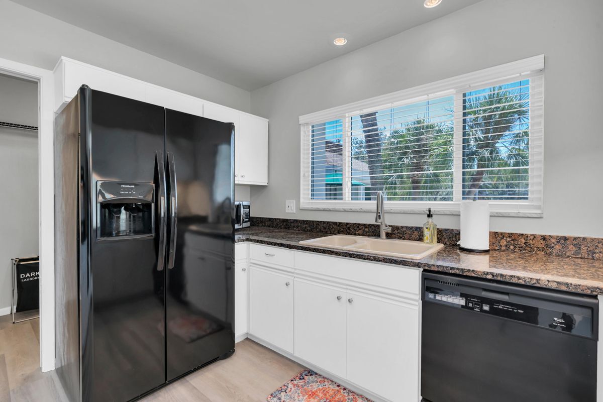 Building Photo - 311 Island Way