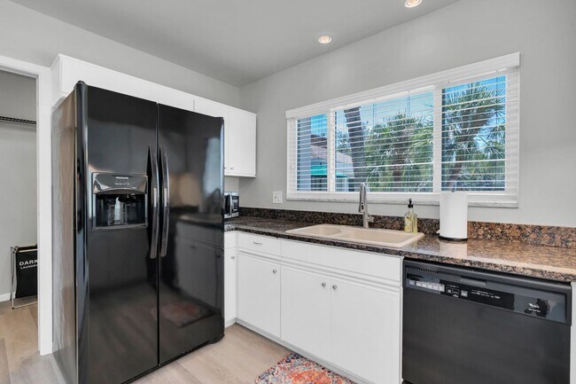 Building Photo - 311 Island Way