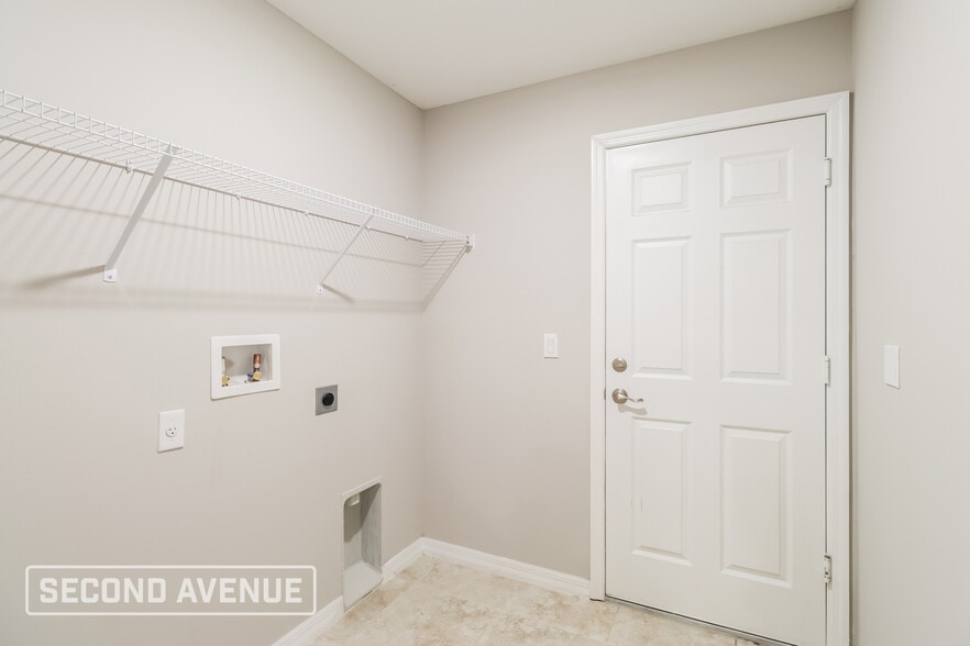 Building Photo - 291 Foley St SE