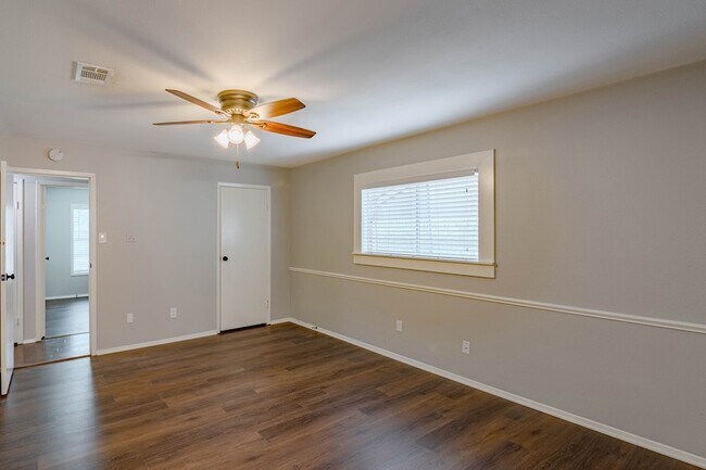 Building Photo - 6 Basal Briar Ct