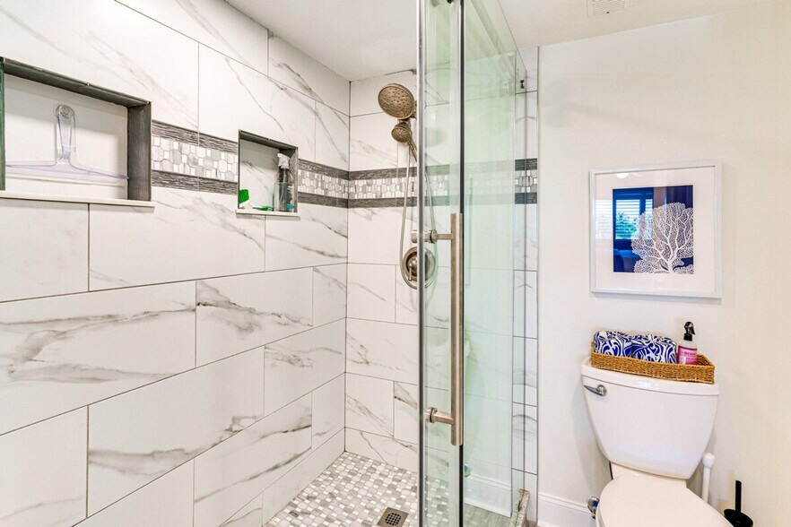 Building Photo - 4263 Bay Beach Ln