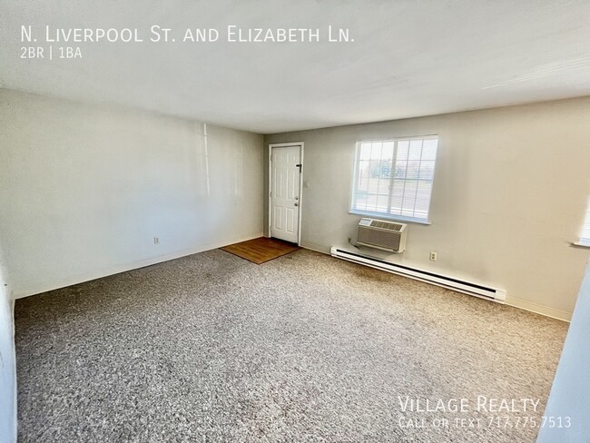 Building Photo - Few Steps! Top floor! Affordable 2-Bed wit...