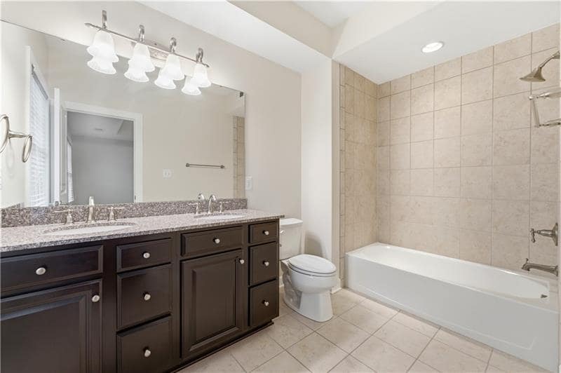Building Photo - 335 Osona Ln