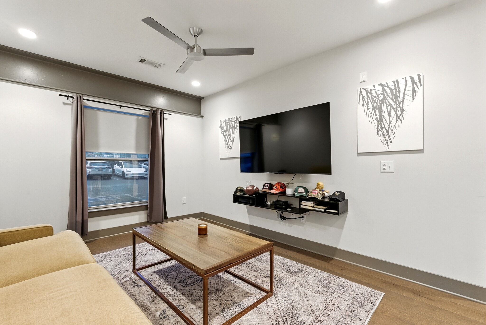 Building Photo - 1260 Martin St