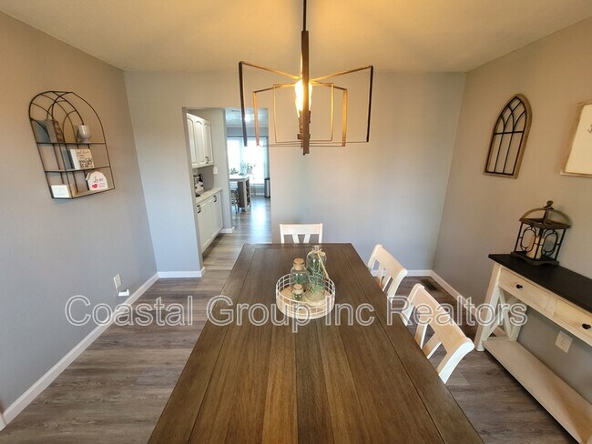 Building Photo - 1012 Meadowview Pl